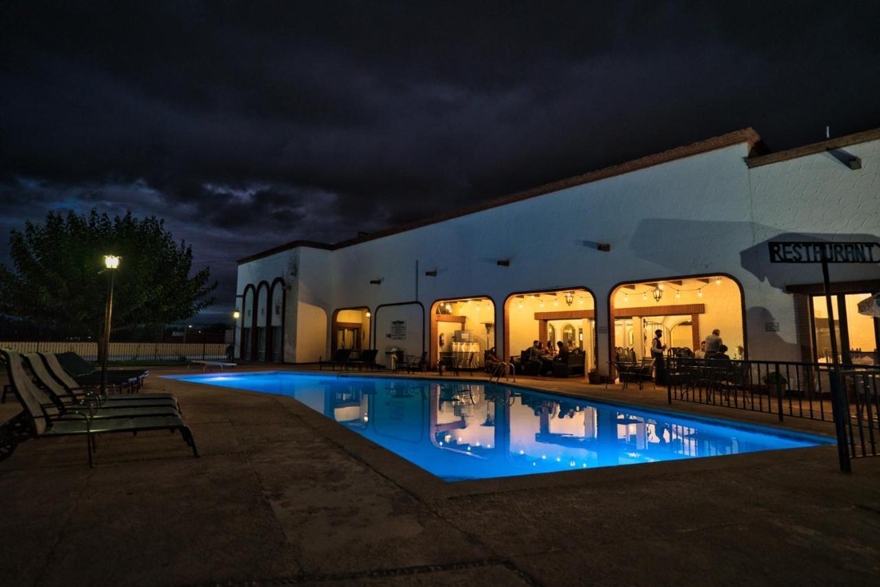 Hotel Hacienda Nuevo Casas Grandes Extérieur photo