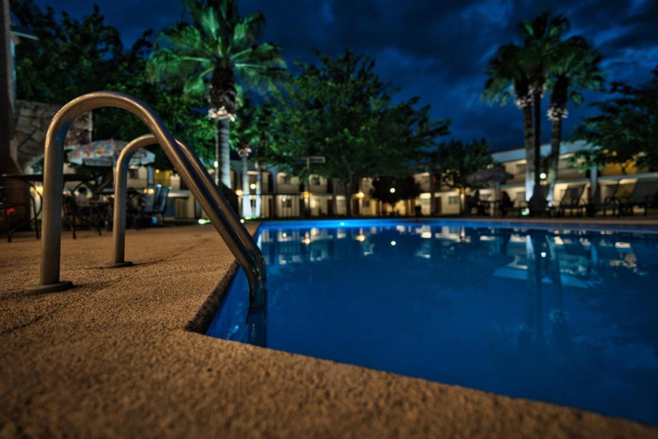 Hotel Hacienda Nuevo Casas Grandes Extérieur photo