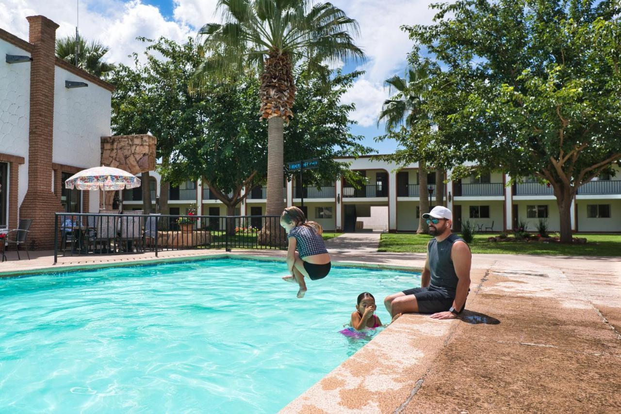 Hotel Hacienda Nuevo Casas Grandes Extérieur photo
