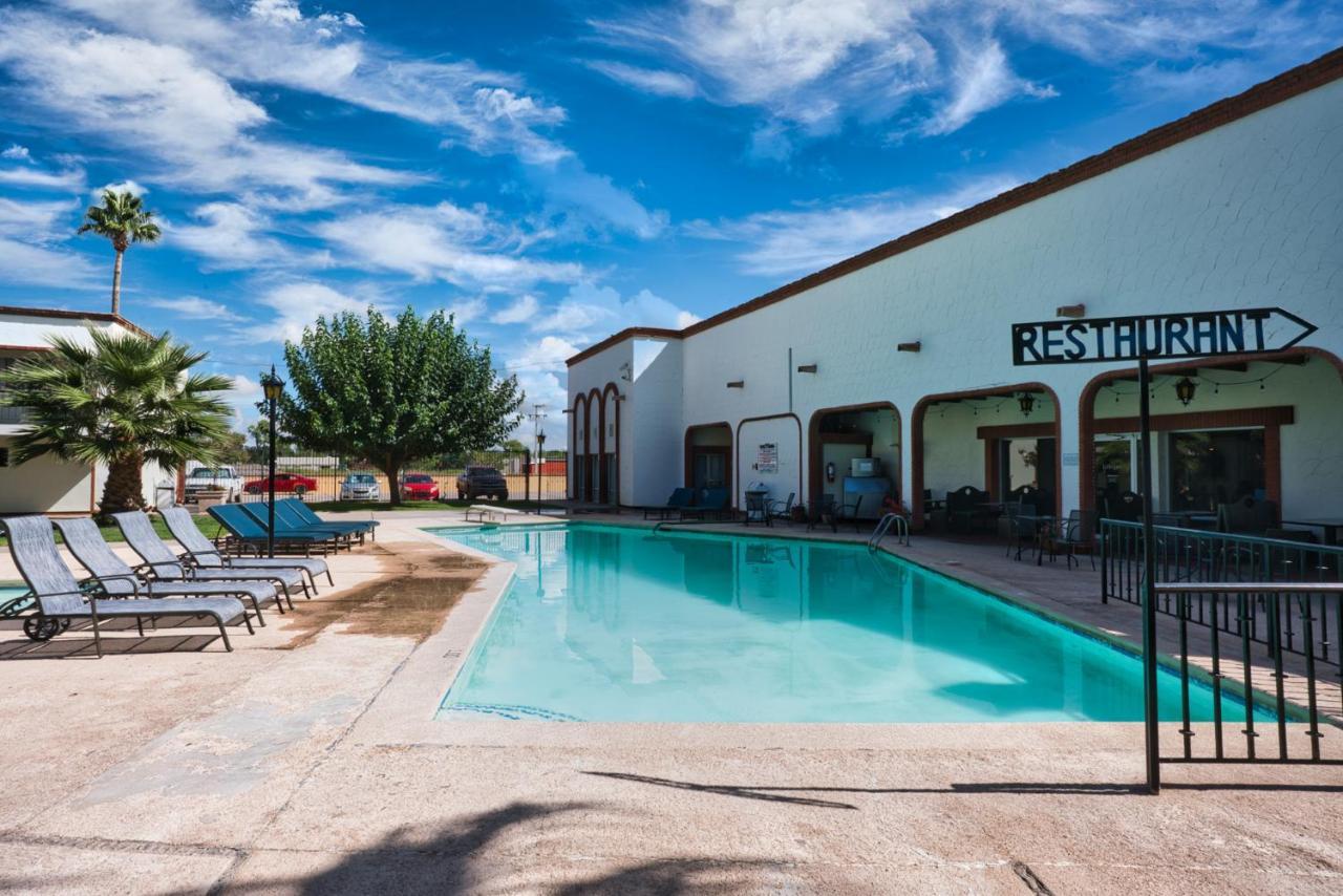Hotel Hacienda Nuevo Casas Grandes Extérieur photo