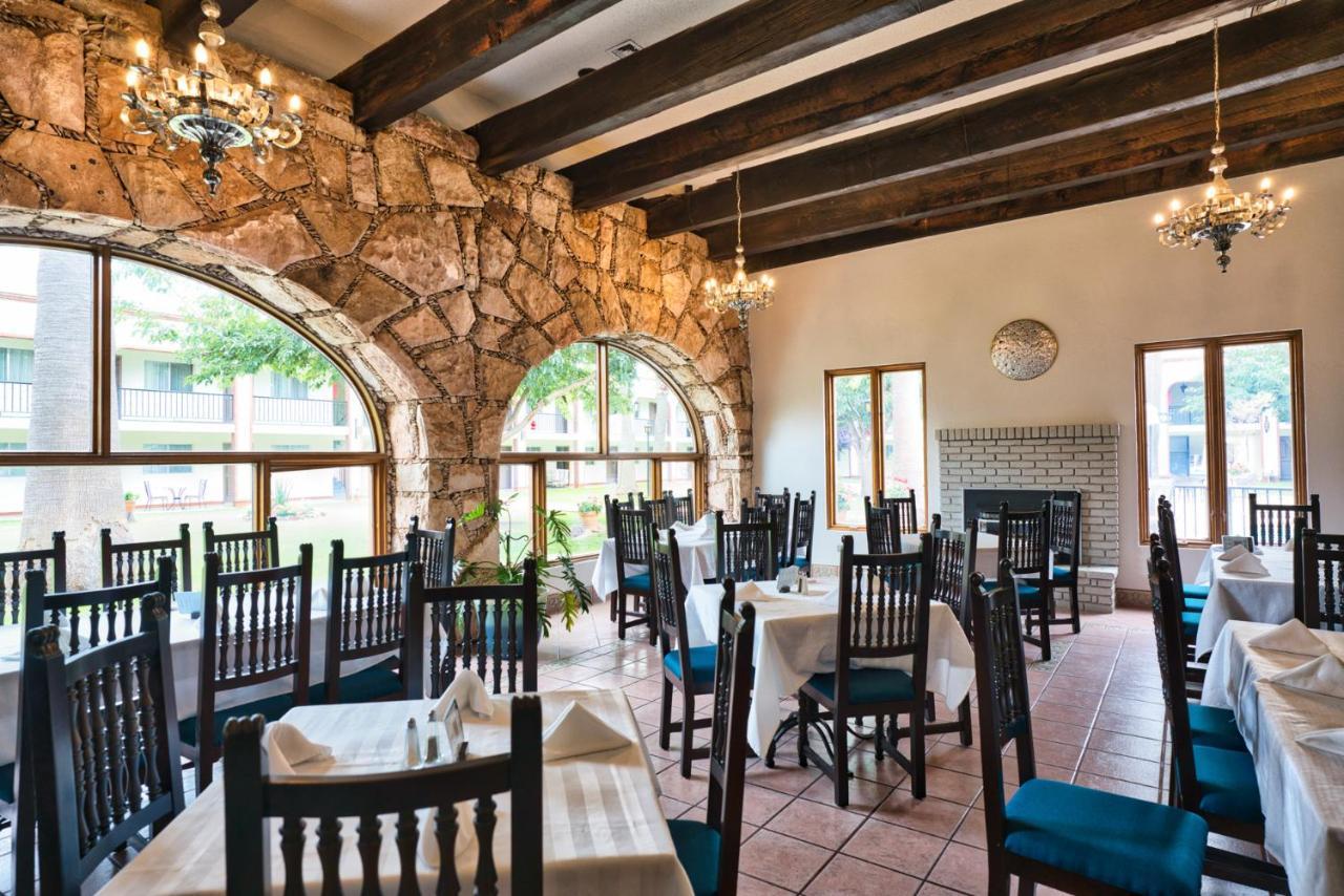 Hotel Hacienda Nuevo Casas Grandes Extérieur photo