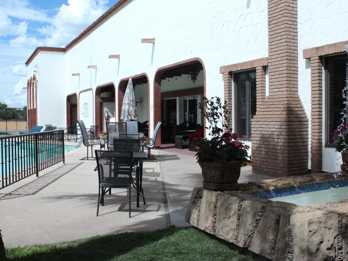 Hotel Hacienda Nuevo Casas Grandes Extérieur photo